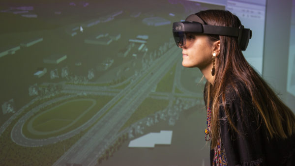 Using VR goggles to engage with a model of a road project: part of Ferrovial Infraverse strategy