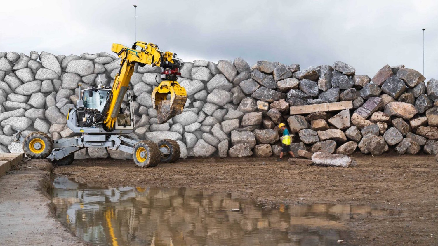 Image of the robot that builds walls autonomously