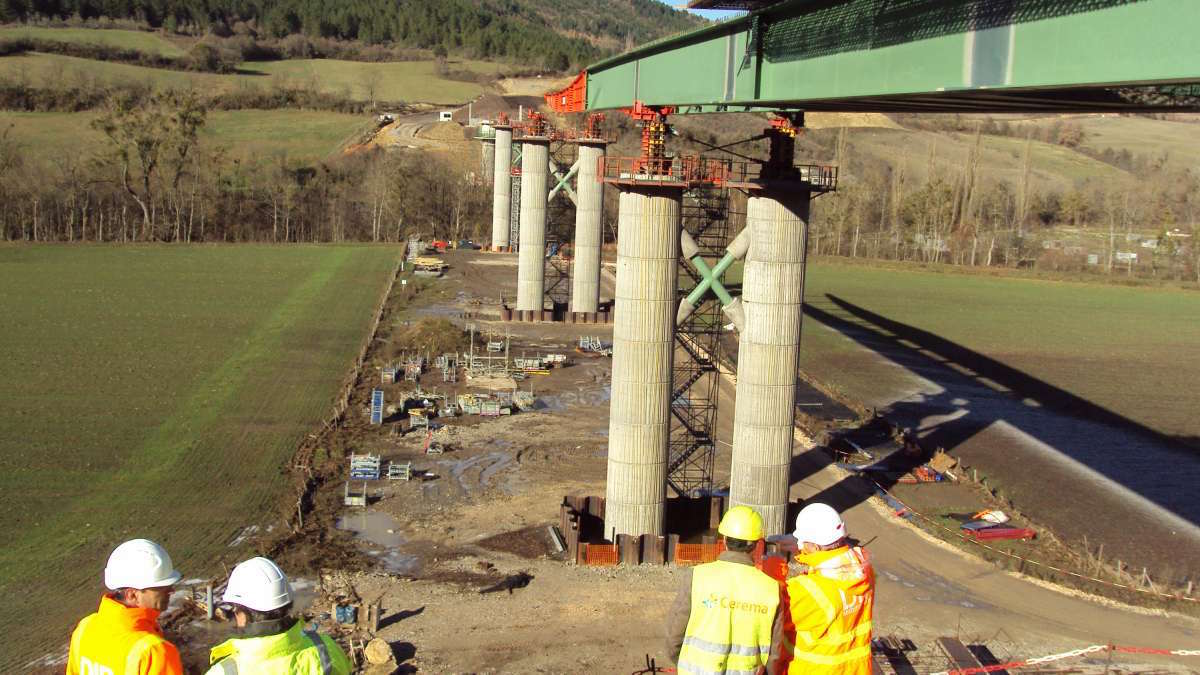 A photo of a bridge on the RN88 in France being surveyed - bridge survey data